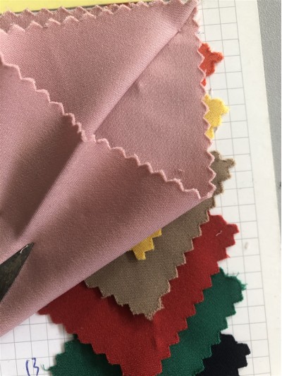 GZ-JCH J809 優質棉錦彈力 成分：57%C 39%N 4%SP 幅寬：145CM 205G 側面照